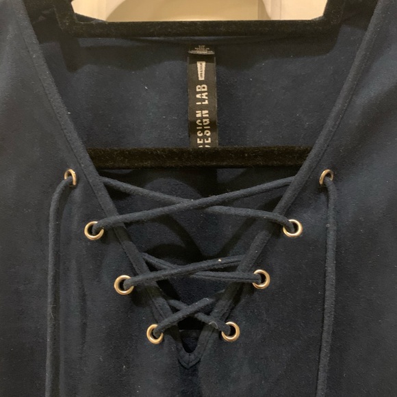 Design Lab Lace-Up Peplum Tank Top - Picture 3 of 6